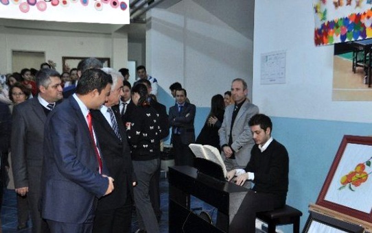 Minik Picasso'lar Sergi Açtı