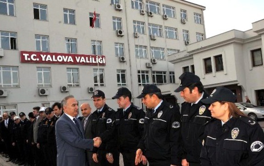 Yalova Emniyeti'nde Devir Teslim Töreni