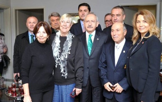 Kılıçdaroğlu'ndan Müzeyyen Senar'ın Ailesine Taziye Ziyareti