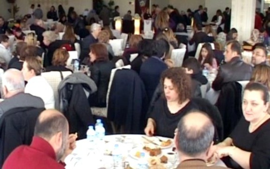 Mev Kadın Kolları Kahvaltıda Bir Araya Geldi