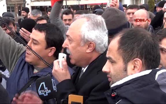 CHP'li Özdemir'den Ücret Eylemi Yapan İşçilere Destek