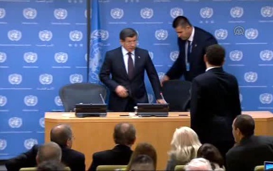 Davutoğlu: 'Suriyeliler Gaddar Bir Rejim ile Gaddar Bir Terör Örgütüarasında Seçim Yapmak Zorunda...
