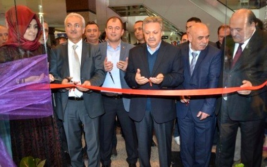 Vali Kahraman Bir Dizi Açılış Programına Katıldı