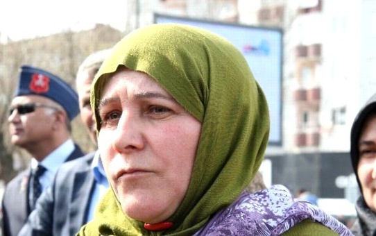 Kürt ve Türk Anneler Diyarbakır'da Buluştu