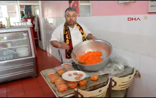 Manisa - Fanatik Galatasaraylı Aşçıdan İlginç Kutlama