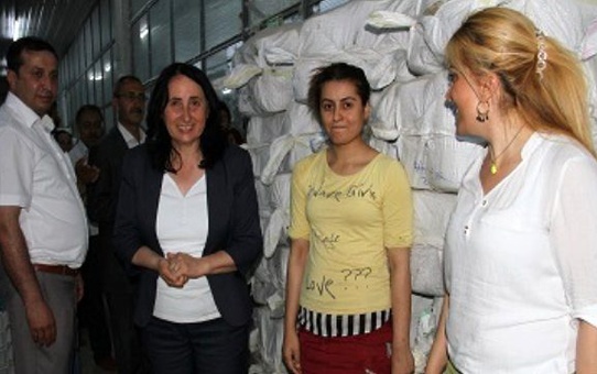 HDP'li Adaylar Kadın İşçileri Ziyaret Etti