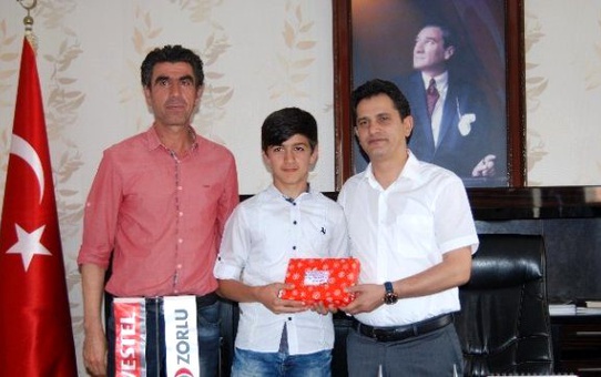 Teog'da Başarılı Olan 8 Öğrenci Ödüllendirildi