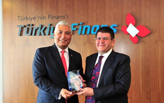 Türkiye Finans'ta Bayrak Değişimi