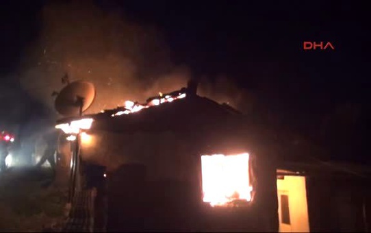 İzmir - Tek Katlı Ev Yangında Küle Döndü