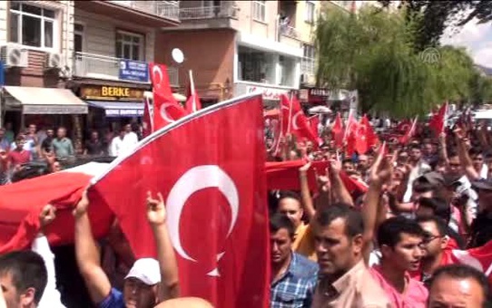 Hdp İl Binasına Taşlı Saldırı