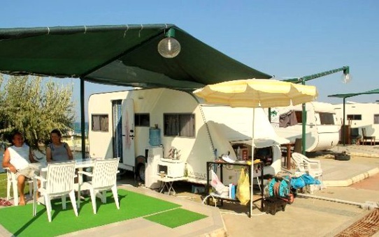 Karavan Parka Gelen Gitmek İstemiyor
