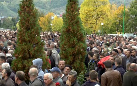 Bosnalı Maden İşçileri Toprağa Verildi