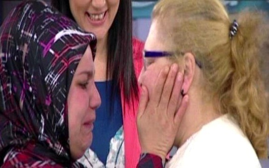 Genç Kızın 24 Yıl Sonra Hem Annesi Hem de Kimliği Oldu