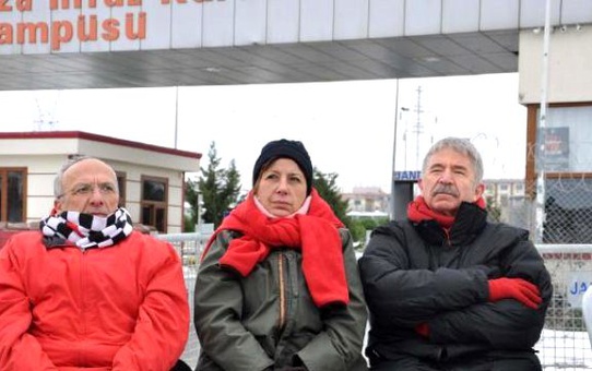 Umut Nöbeti'nin 32. Gününde 32. Gün Ekibi...