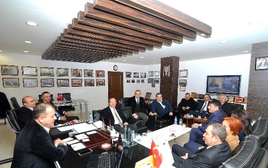 CHP'li Meclis Üyelerinden Başaranhıncal'a Kutlama Ziyareti