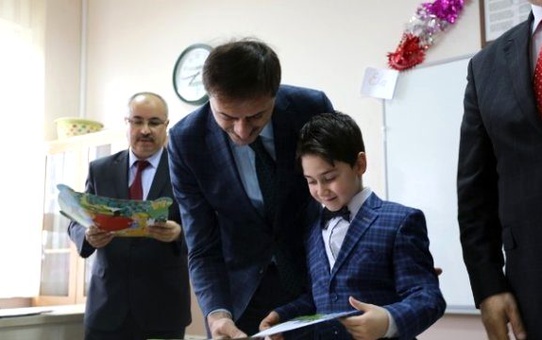Minik Öğrencilerin Karne Heyecanı Yaşadı