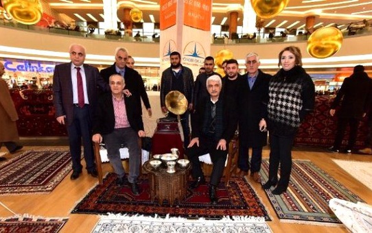 Halı Sergisine Yoğun İlgi