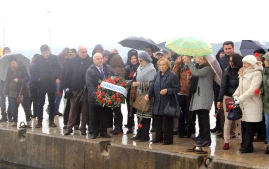 Sinoplu Mübadiller Denize Çelenk Bıraktı