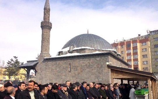 Başkan Teymur Son Yolculuğuna Uğurlandı