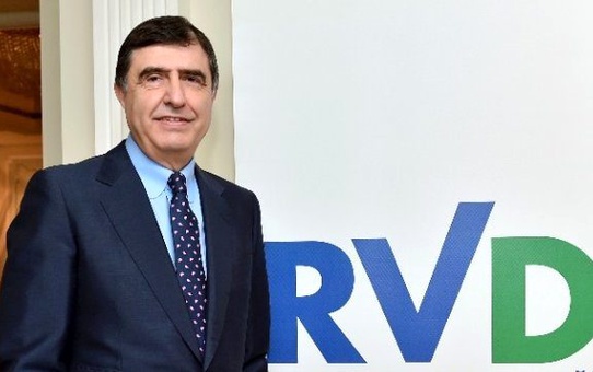 Ahmet Pura: 'Yumruk Sıkarsak El Sıkışamayız'