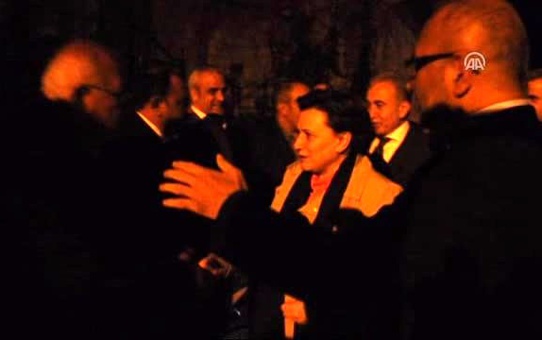 Bakan Sarı'dan Taziye Ziyareti