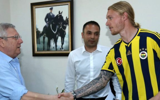 Simon Kjaer Kendinden Emin!