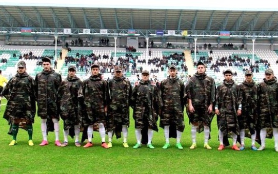 Azerbaycanlı Futbolcularından Askerlerine Anma