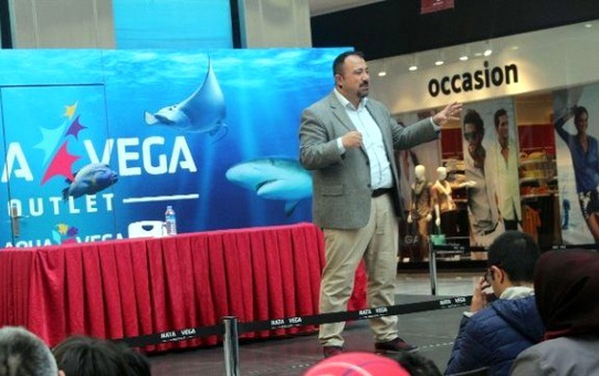 Nata Vega'da İmza Günleri
