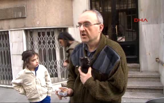İtfaiye ve Vatandaşlar Yavru Kedileri Kurtarmak İçin Seferber Oldu