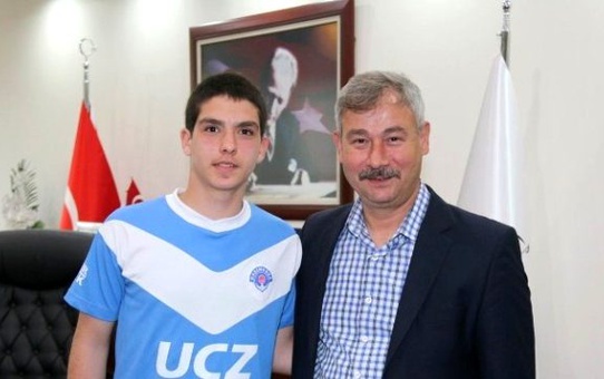 Kasımpaşa'nın Kalecisi Başkan Yaralı'yı Ziyaret Etti