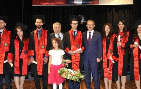 Genç Hukukçular Mezuniyet Coşkusu Yaşadı