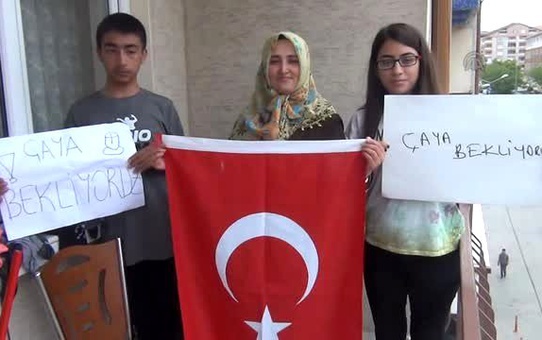 Cumhurbaşkanı Erdoğan, Kendisini Davet Eden Ailenin İstanbul'da Okuyan Oğluyla Görüntülü Görüşme...