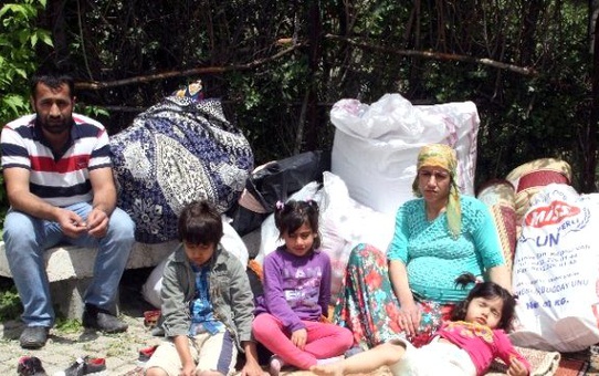 Kapıcı Aile, Üç Çocuğuyla Sokağa Atıldı