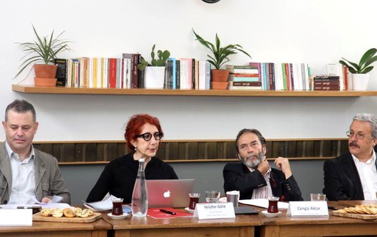 Doğu-Batı ayrışması post seküler bağlamda ele alındı