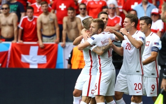 Euro 2016'da İlk Çeyrek Finalist Polonya