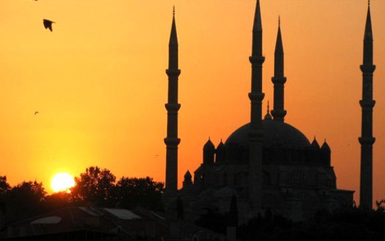 Kadir gecesi nasıl geçirilir ? Bu gecede neler yapılır ?