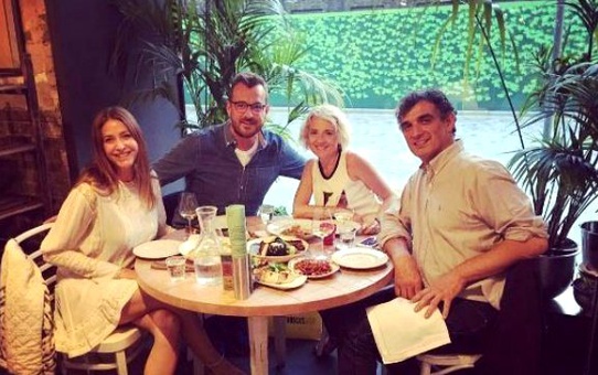 Lisa Snowdon 15 Yıllık Arkadaşıyla Aşk Yaşamaya Başladı