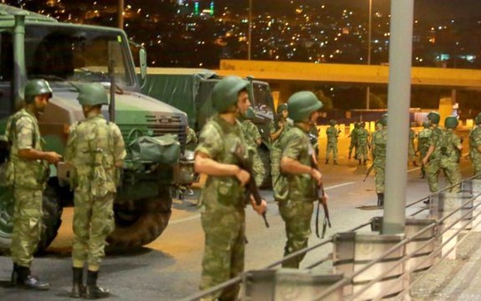 Subayların Darbe Hazırlığı: Bir Ay Önce Boşanıp, Döviz Almışlar