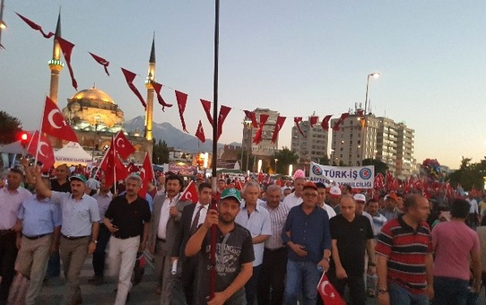 Türk-İş Sendikalarından Kayseri'de Demokrasi Nöbetine Destek