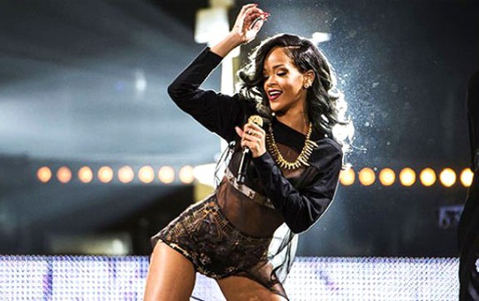 Melisa Eliyeşil Rihanna'nın Kulisine Girdi