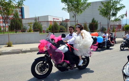 Gelin Arabası Yerine Motosikletini Süsledi