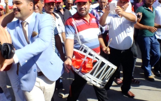 Antbirlik'e Atanan Kayyuma Davul-zurnalı Karşılama