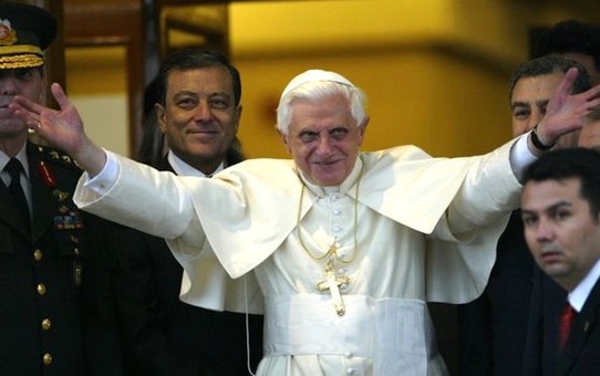 Eski Papa Ratzinger: En Hassas Ziyareti Türkiye'ye Yaptım