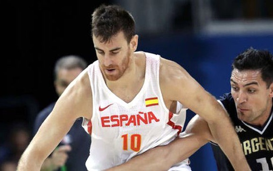 Victor Claver, Taraftarların Yoğun Tepkisinden Dolayı Salonu Polisle Terketti