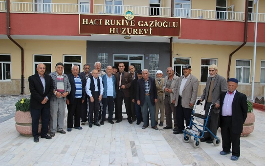 Yaşlılara 5 Yıldızlı Otel Konforunda Huzurevi