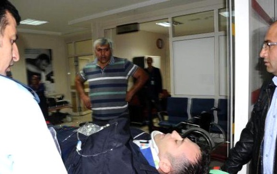 Uygulama Yapan Polislere Otomobilin Çarpma Anı Kameraya Yansıdı