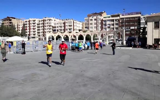5. Göbeklitepe Yarı Maratonu ve 10 Kilometre Koşusu Yapıldı