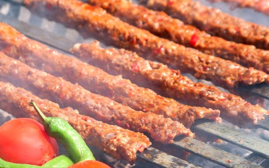 Galatasaray Kafilesi, Maç Öncesi 60 Tane Adana Kebabı Yedi