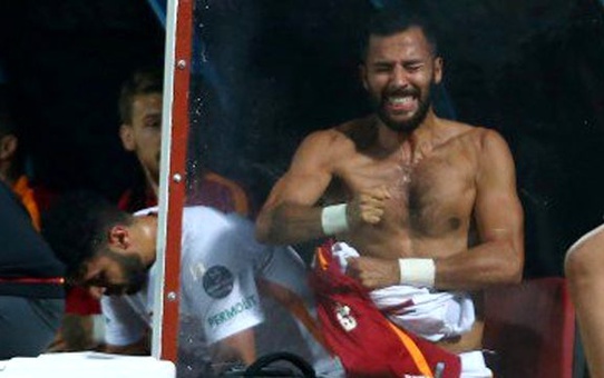 Galatasaraylı Yöneticiler: Yasin Öztekin'in Futbol Hayatını Bitirmeyeceğiz