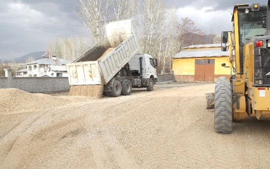 Varto'da Yollar Sıcak Asfaltla Tanışacak